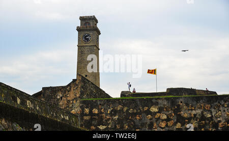 Galle, Sri Lanka - Dic 21, 2018. Forte Galle torre dell orologio in Sri Lanka in una giornata di sole. Foto Stock