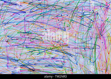 Bambini 's disegno di linee astratte in età prescolare, colori. Vista superiore Foto Stock