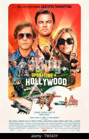 Una volta ... in Hollywood (2019) diretto e scritto da Quentin Tarantino e interpretato da Leonardo DiCaprio, Brad Pitt e Margot Robbie. Tarintino della nona set cinematografico nel 1969 Los Angeles come Hollywood del Golden Age richiama ad una estremità. Foto Stock