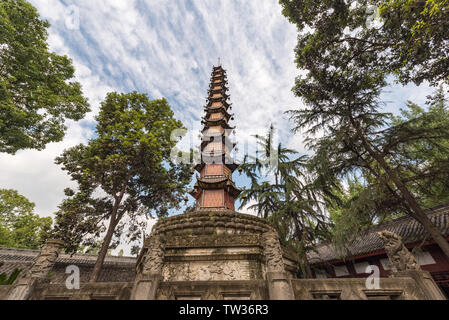 Chengdu,provincia di Sichuan,Cina - settembre 29,2018: mille buddha pagoda di Wenshu tempio buddista Foto Stock