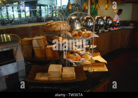 Buffet allestito nel ristorante Phuket, Thailandia Foto Stock