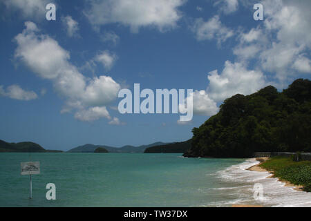 Cartello sulla costa, Phuket, Thailandia Foto Stock