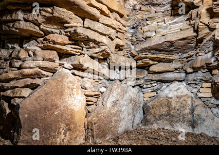 Stoney Littleton Neolitico chambered long barrow vicino Wellow nel Somerset, Regno Unito Foto Stock