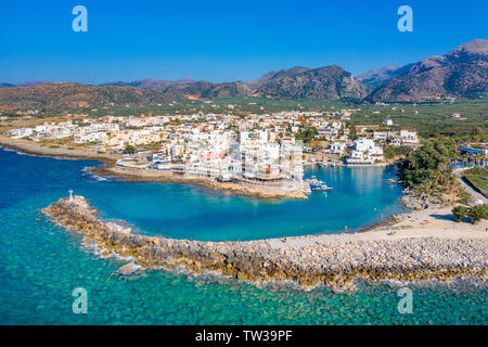 Vista del porto vecchio di villaggio tradizionale Sisi, Creta, Grecia Foto Stock