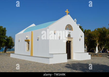 Chiesa dei Santi Costantino ed Elena una piccola e bella chiesa ortodossa greca a Kato Gouves a Creta Foto Stock