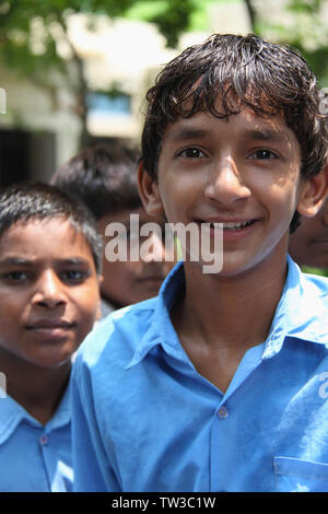 Ritratto di uno scolaro sorridente Foto Stock