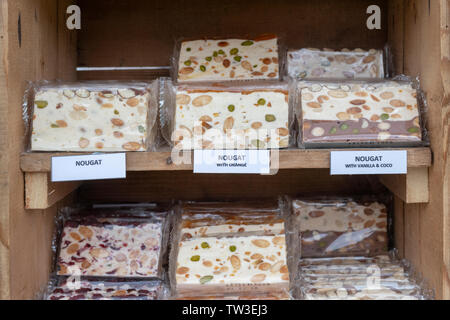 Torrone per vendita a parco Stonor food festival. Stonor, Henley-on-Thames, Oxfordshire, Inghilterra Foto Stock