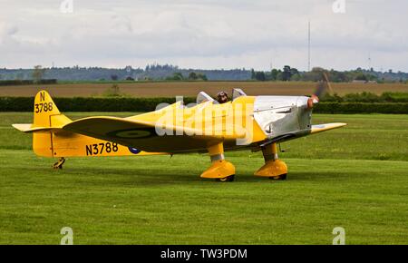 1938 miglia Magister presso Old Warden Aerodrome Foto Stock