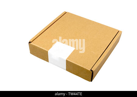 Isolato scatola di cartone su sfondo bianco Foto Stock