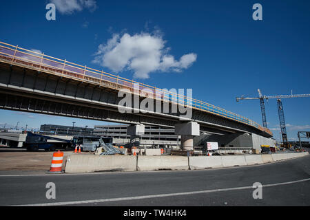 Stati Uniti - 02-13-2017: Futuro Metro Stazione di Dulles all'Aeroporto Internazionale di Dulles. La metropolitana di argento della linea i costi di capitale sono quasi il doppio di quello che Foto Stock