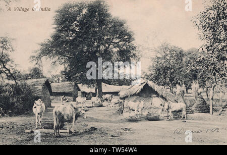 Un villaggio in India, vecchia cartolina. Foto Stock