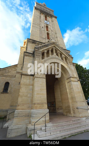 Saint-Pierre-di-Montrouge è una chiesa costruita nel periodo ottomano nel XIV arrondissement di Parigi, Francia. Foto Stock