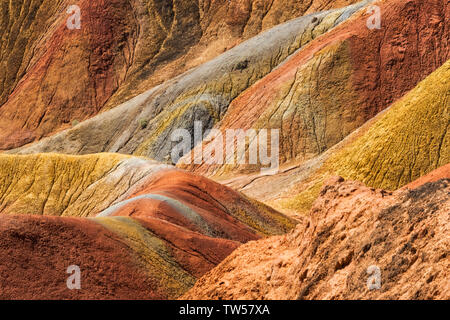 Montagne colorate in Zhangye Geoparco nazionale, Zhangye, provincia di Gansu, Cina Foto Stock