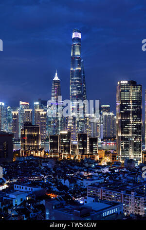 Shanghai central city scenario architettonico night light show Foto Stock