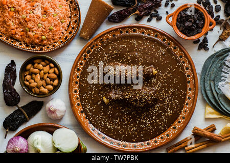 Mole Mexicano, mole poblano ingredienti speziati messicani il cibo tradizionale in Messico Foto Stock