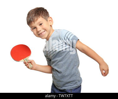 Carino piccolo ragazzo con la racchetta da tennis su sfondo bianco Foto Stock