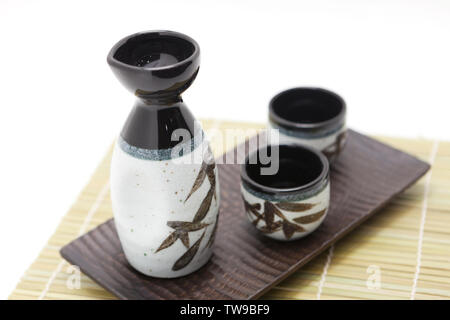 Tradizionali il Giappone e la Cina set di vino Foto Stock