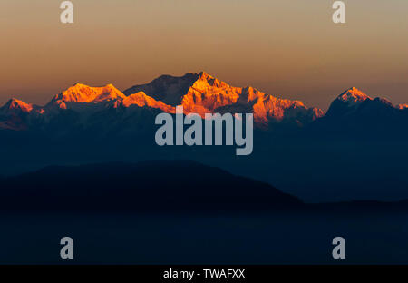 Picchi di Kangchendzonga visto da di Sikkim, India. Foto Stock