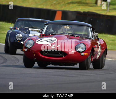 Contrassegnare Donnor, Andrew Smith, Jaguar E-Type, gentleman driver, Pre-66 le vetture GT, Maestri storica festa, Brands Hatch, maggio 2019. Brands Hatch, classic Foto Stock