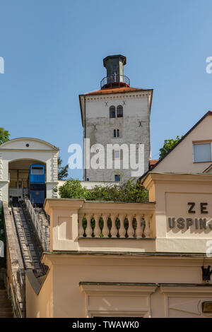 La funicolare e la Torre Lotrscak, Zagabria, Croazia Foto Stock