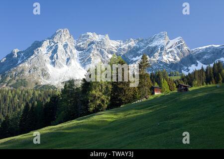 Austria, Tirolo, Alpi Lechtal, Eisenspitze (vetta) dall'Alto. Foto Stock