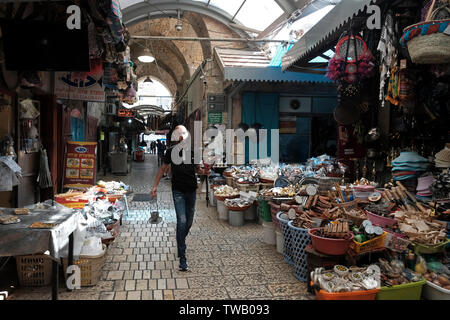 Il principale mercato della città vecchia di acri o Akko nel nord di Israele Foto Stock