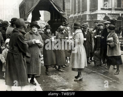 Food Queues a Londra a causa di carenze Foto Stock