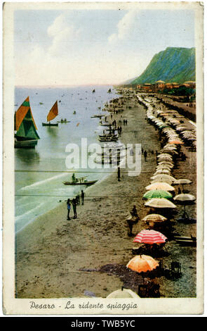 Vista sulla spiaggia e sul mare, Pesaro, Italia Foto Stock