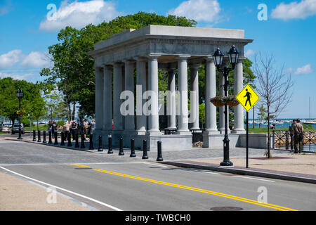 Stati Uniti d'America ma Massachusetts Plimouth Plymouth Plymouth Rock sulle rive della Baia di Plymouth dove i pellegrini hanno detto di avere sbarcati per la prima volta Foto Stock