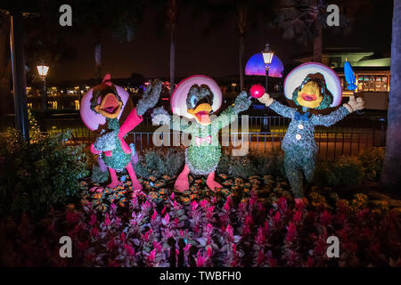 Orlando, Florida. Giugno 03, 2019. Donald Duck, Panchito Pistoles e Jose Carioca topiaries a Epcot. Foto Stock