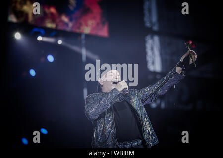 Milano, Italia. 07Th Giugno, 2019. Vasco Rossi si esibisce dal vivo a Milano allo Stadio San Siro per il suo tour VascoNonStopLive 2019. Credito: Danilo D'Auria/Pacific Press/Alamy Live News Foto Stock