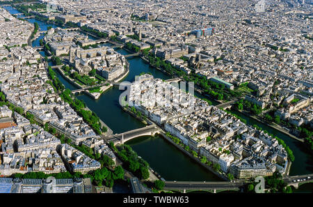 Antenna di panorama di Parigi Île de la Cité con la Notre Dame, Francia Foto Stock