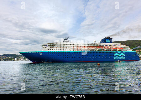 La nave di crociera Zenith (costruito 1992) con partenza dal porto di Bergen, Norvegia. Foto Stock