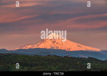 Punto di vista Jonsrud è un punto di vista che si trova nella città di Sandy negli Stati Uniti stato dell'Oregon. Il punto di vista offre telescopi e ampie vedute della Moun Foto Stock