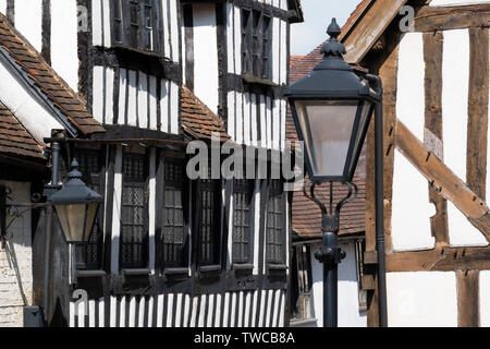 La metà degli edifici con travi di legno in Pesci Street, Shrewsbury, Shropshire, Inghilterra, Regno Unito Foto Stock