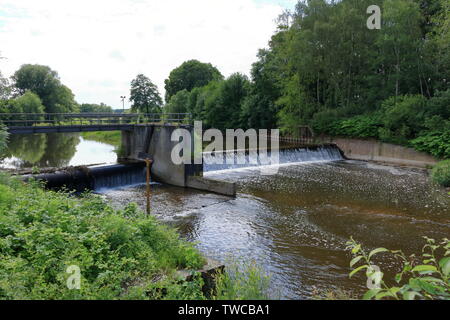 Il piccolo fiume Zschopau in Frankenberg in Sassonia Foto Stock