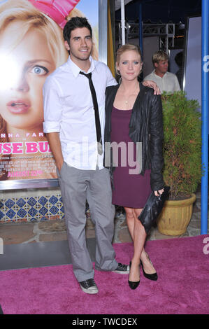 LOS ANGELES, CA. Agosto 20, 2008: Brittany Snow presso il Los Angeles premiere di 'casa Bunny' al Mann Village Theatre, Westwood. © 2008 Paul Smith / Featureflash Foto Stock