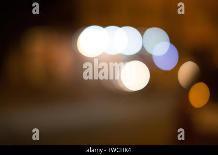 Abstract sullo sfondo di una confusa e coloratissima bokeh di fondo Foto Stock