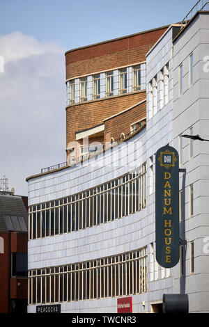 Doncaster Town Center, South Yorkshire Pavoni shop Il Grade ii Listed è un edificio, l'ex "Co-Coperative Emporium e Danum House Foto Stock