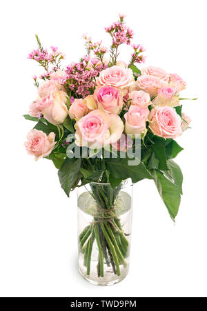 Bel bouquet di gara le rose rosa in un vaso isolato su sfondo bianco con ombra morbida Foto Stock