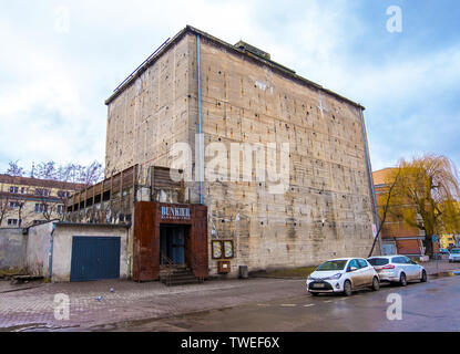 Gdansk, Polonia - 06 Febbraio 2019: Bunker tedesco di WW2 è stato trasformato in un club. Bunkier Klubogaleria nel Olejarna Street a Danzica, Polonia Foto Stock