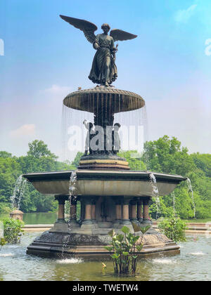 Fontana di Bethesda, al Central Park di New York City, New York, Stati Uniti d'America Foto Stock