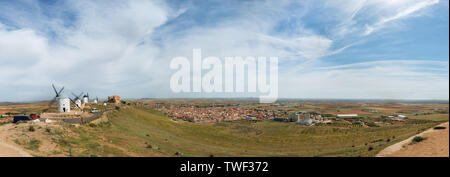 Don Chisciotte mulini a vento in Consuegra Spagna Foto Stock