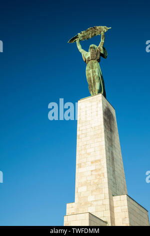 Statua della Libertà sulla collina Gellert Budapest. Foto Stock