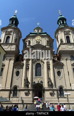 La Chiesa di San Nicola in Staré Město in Praga, Repubblica Ceca Foto Stock