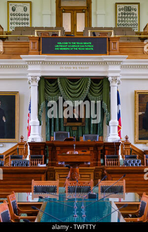 AUSTIN, Texas - Interno della camera del Senato della legislatura dello Stato del Texas all'interno del Campidoglio dello Stato del Texas ad Austin, Texas. Foto Stock