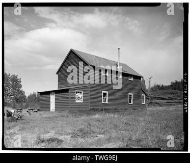 Parte posteriore e laterale - Iditarod Trail Shelter cabine, Knik Hall, Knik, Matanuska-Susitna Borough, AK Foto Stock