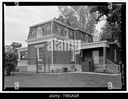 Parte posteriore e lato Ovest del lodge. Vista verso nord-est. - Camp Nelson Cimitero Nazionale, 6980 Danville Road, Nicholasville, Jessamine County, KY; U.S. Reparto degli affari di veterani Foto Stock