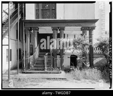 Portico posteriore, lato nord. Preso Agosto 1977. - John Rutledge House, 116 Broad Street, Charleston, Contea di Charleston, Sc Foto Stock