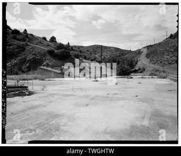 Soletta di cemento armato tetto dal bordo meridionale, vista verso nord. - Glenn L. Martin Company, Titan Missile Strutture di prova, prova Captive Stand D-2, Waterton Canyon Road e Colorado Highway 121, Lakewood, Jefferson county, CO Foto Stock